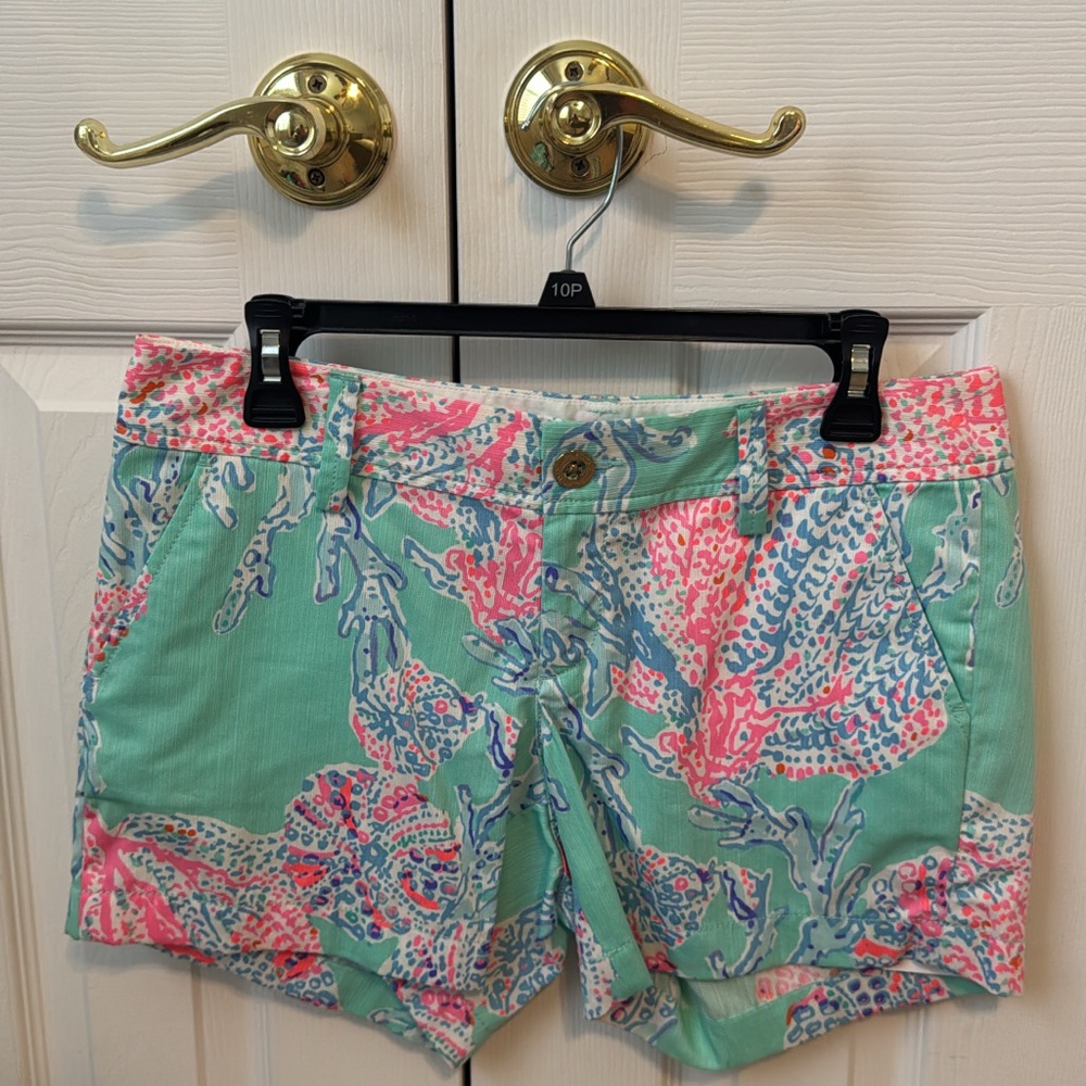 Lilly Pulitzer Women Shorts Size 4 NWOT